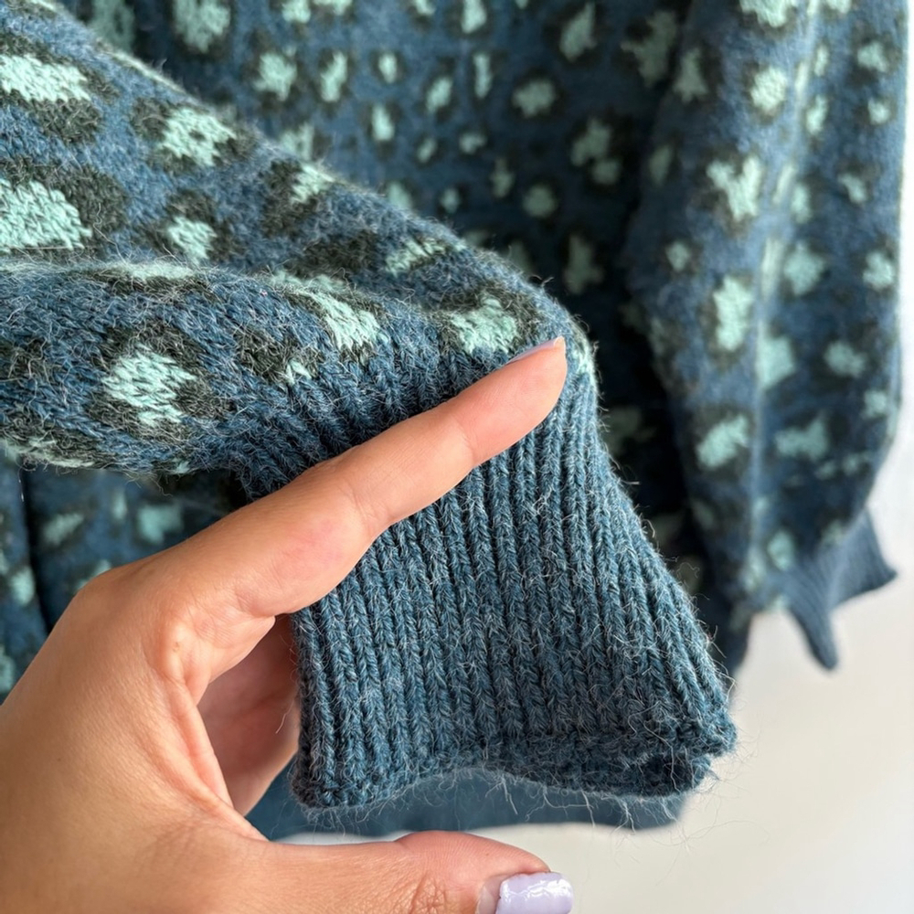 Farm Rio Green Leopard Knit Sweater Teal Blue Sz Small - Picture 4 of 11